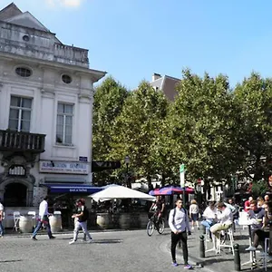 Spacious Duplex In Historical Center Bruxelles